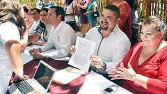Reyes Antonio de la Rosa indicó que como representante de la ciudadanía entrega al cuerpo cedilicio la solicitud debidamente requisitada.