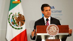 El presidente Enrique Peña Nieto se reunió ayer con los principales accionistas a nivel mundial de BBVA Bancomer, encabezados por Francisco González Rodríguez, en la residencia oficial de Los Pinos.