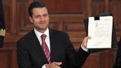 El presidente Enrique Peña Nieto promulgó ayer la nueva Legislación de Amparo, en ceremonia realizada en Palacio Nacional y ante los representantes del Legislativo y Judicial.