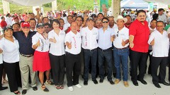 Paul Carrillo estuvo acompañado por candidatos a diputados y el dirigente de la CTM en el estado, Isidro Santamaría.
