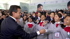 El presidente Enrique Peña Nieto, se reunió ayer con los alumnos que participaron en la Olimpiada del Conocimiento, con quienes se comprometió.