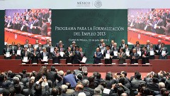 El presidente Enrique Peña Nieto presentó el Programa para la Formalización del Empleo, que pretende dejar atrás el círculo vicioso de la informalidad e insuficiente productividad y bajo crecimiento económico.