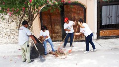 Muy activos los empleados del ayuntamiento de Solidaridad en el programa de limpieza que se lleva a cabo desde hace118 sábados consecutivos, contribuyendo a promover la conservación del medio ambiente.