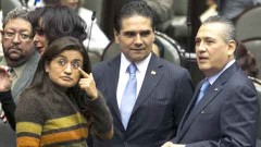 Aleida Álvarez, Silvano Aureoles y Manlio Fabio Beltrones, durante la sesión ordinaria de ayer de la Cámara de Diputados.