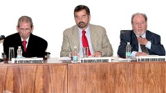 Jesús Kumate, Juan Ramón de la Fuente y Guillermo Soberón participaron junto con el rector de la UNAM, José Narro, en la ceremonia del 70 aniversario de la Ssa en el Hospital General.