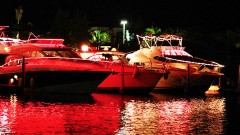 En esta segunda edición del Sunset Boat Parade 2013, se sumaron al desfile Bubba Gump, Margarita Ville, Outback, Puerto Madero, Cambalache, Bandoneon, Dolhpin Discovery.