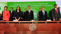 El presidente Enrique Peña Nieto inauguró el Centro Integral de Atención del Pacientes con Diabetes, donde estuvo acompañado por la titular de Salud, Mercedes Juan López.