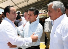 Al acto también asistieron los gobernadores de Tabasco, Arturo Núñez; Campeche, Fernando Ortega Bernés, y el anfitrión Manuel Velasco Coello, de Chiapas.