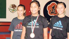 Regresaron a Cancún con medalla de bronce, las tres competidoras que asistieron al Abierto Mexicano de Tae Kwon Do.