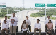 El gobernador Roberto Borge invitó al Presidente a inaugurar las obras de mejora de calles en Cancún, que fueron posibles gracias a la inversión del gobierno federal.