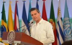 El gobernador Roberto Borge invitó al Presidente a inaugurar las obras de mejora de calles en Cancún, que fueron posibles gracias a la inversión del gobierno federal.
