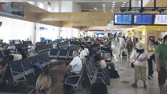 El aeropuerto de Cancún presenta intensa actividad.