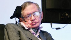 El científico Stephen Hawking reconoció que las formas primitivas de la inteligencia artificial desarrolladas hasta ahora han demostrado su utilidad.