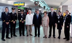 En la inauguración del vuelo de Panamá a Santa Clara.
