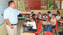Alonso Ovando señaló que el 7 de enero próximo se reanudarán las clases del ciclo escolar 2014-2015, el cual concluirá el 14 de julio.