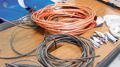 El robo de cable de cobre del tendido eléctrico no ha podido ser erradicado por la CFE y las autoridades policiacas, han logrado una disminución del mismo con la sustitución de cobre por aluminio.