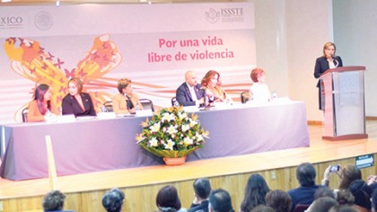 En el Día Internacional de la Eliminación de la Violencia contra las Mujeres y las Niñas, se llevó a cabo el evento “El ISSSTE por una vida libre de violencia” en el Auditorio Lázaro Cárdenas, en Buenavista.