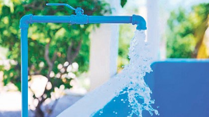 De un total de 29 millones 48 mil 251 hogares, el porcentaje de viviendas particulares habitadas que contaban con servicio de agua entubada fue del 94.6% y, con relación al servicio de drenaje, el 92.8%.