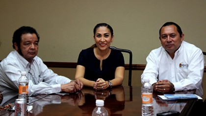 El secretario de Gobierno, Eduardo Román Quián Alcocer, dio posesión a Lizbeth Gamboa Song como nueva titular de la Secretaría de Desarrollo Social e Indígena y a Víctor Viveros Salazar, como Oficial Mayor.