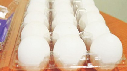 La canasta básica en los tianguis ya no es una opción para la clase popular, al generar un impacto en su costo la paridad del dólar, como es el caso del huevo y el azúcar.