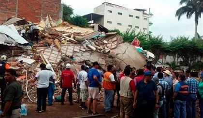 Un terremoto de 7.8 grados en la escala Richter sacudió a Ecuador a las 18:58 horas locales del sábado; es el de mayor magnitud desde 1979.