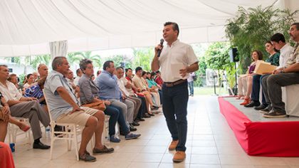 El mantenimiento a mercados, seguridad y mayor flujo de visitantes es el compromiso de Mauricio Góngora Escalante con los artesanos.