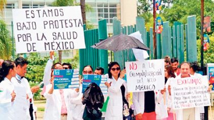 Médicos, enfermeras y personal administrativo de clínicas privadas y públicas de Quintana Roo se unieron al paro nacional #YoSoyMedico17.