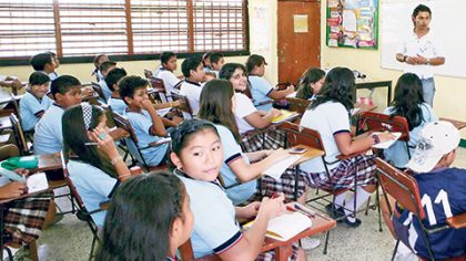 El padrón de escuelas autorizadas con el calendario escolar elegido, será publicada en el Periódico Oficial del gobierno el estado, ordena la Ley General de Educación.