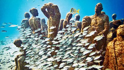 Se colocarán tres nuevas esculturas en la sala del museo subacuático, ubicado en Punta Sam, que se sumarán a “Las Bendiciones”, que forman parte del complejo artificial en la zona.