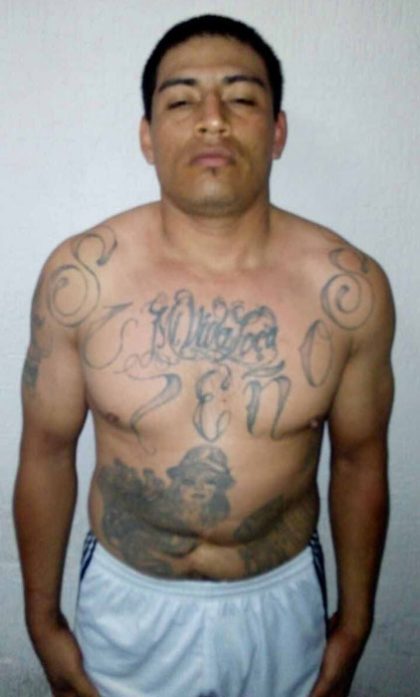 Este es, en efecto, Jonathan Michel Ramírez Sánchez, conocido entre la delincuencia organizada como “El Maikol”; sus tatuajes no sólo lo delataron, sino que reconfirmaron su identidad.