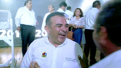 El actual dirigente del Sindicato de Taxistas “Andrés Quintana Roo, Erick Castillo, fue ratificado por la asamblea, luego de rendir su informe.