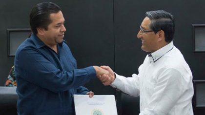 El secretario de Finanzas, Juan Vergara Fernández, presentó el decreto para la creación de la Ley de Deuda Pública del Estado de Quintana Roo.