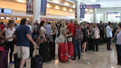 Las autoridades del Aeropuerto Internacional de Cancún consideran que la totalidad del personal del aeropuerto deberá estar capacitada sobre primeros auxilios.