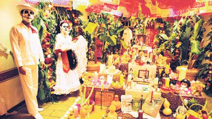 Un cúmulo de tradiciones se condensan en la celebración de Día de Muertos, desde vestuario, gastronomía, floricultura, música y mucho más.
