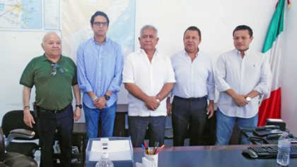 Alejandro Ramos Hernández, director de SINTRA, presentó a los nuevos delegados: Jesús Duarte y Jorge Martín, que fungirán en Isla Mujeres y Solidaridad.