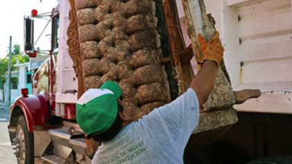 La crisis económica que vive Cozumel repercutió en la recolección de basura, cuyo concesionario “tiró la toalla” hasta que le paguen millonario adeudo.