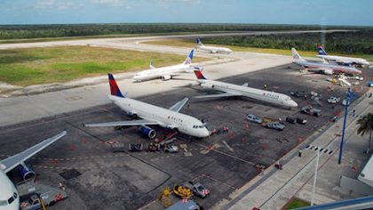 La terminal aérea de Cozumel puede recibir aviones de cualquier categoría, inluidos los de cabina ancha.